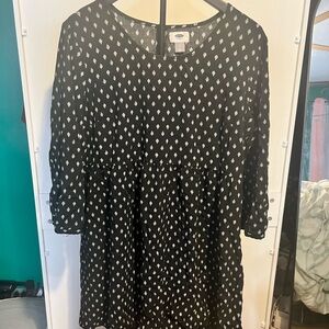 Old Navy Black and White Patterned Top